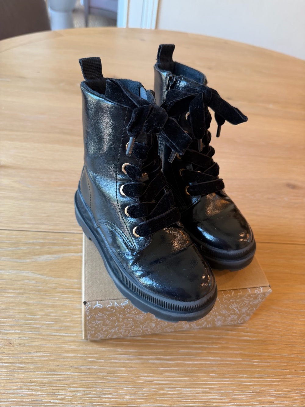 H&M Black Kids Lace-Up Combat Boots with Velvet Laces Size 11